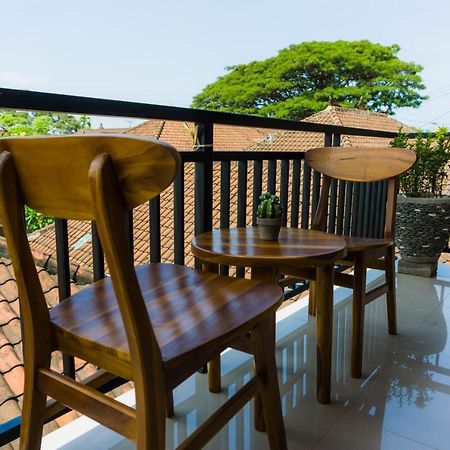 Cakra House Hotel Dempasar Exterior foto