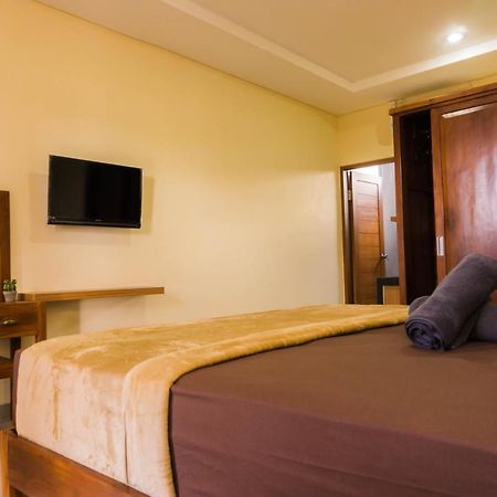 Cakra House Hotel Dempasar Exterior foto