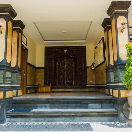 Cakra House Hotel Dempasar Exterior foto