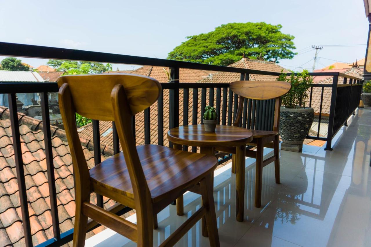 Cakra House Hotel Dempasar Exterior foto