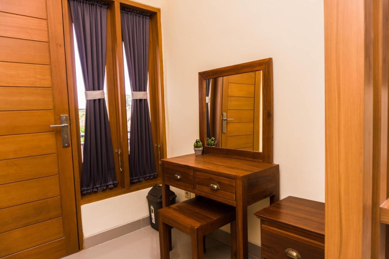Cakra House Hotel Dempasar Exterior foto