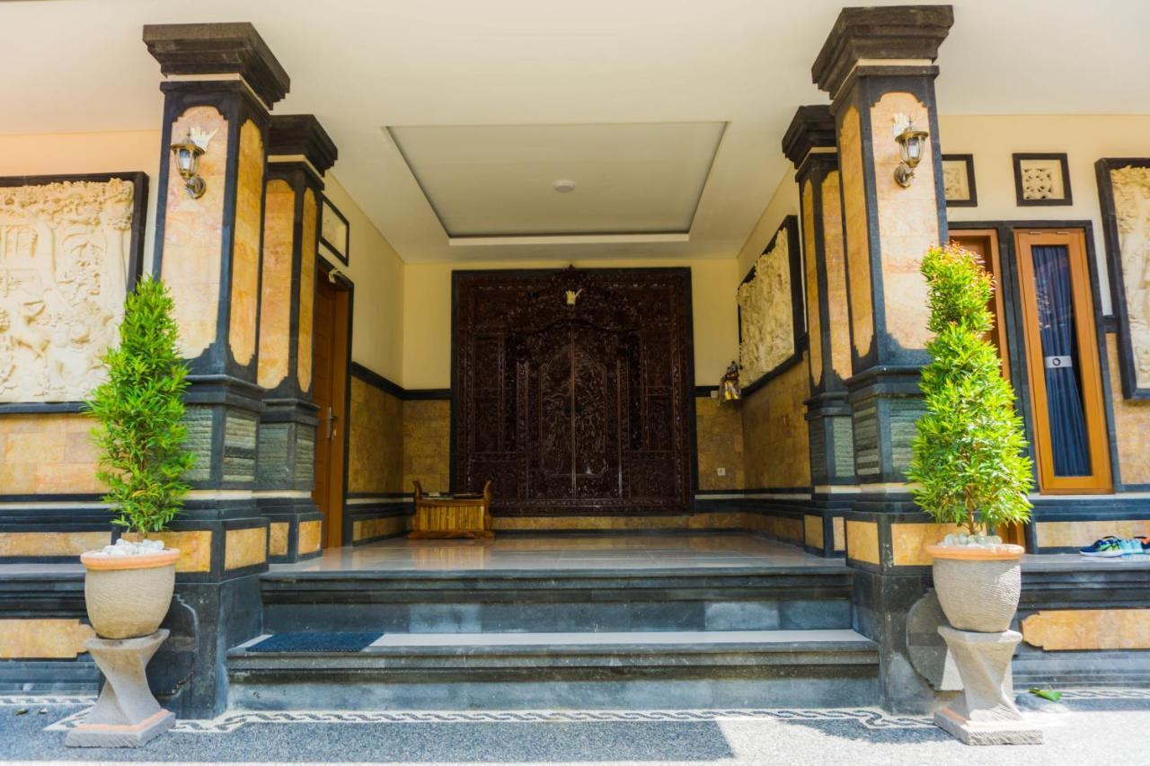 Cakra House Hotel Dempasar Exterior foto