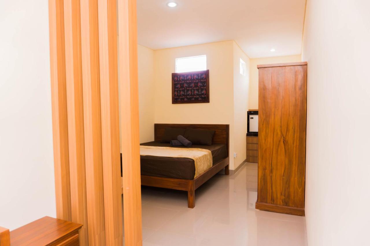 Cakra House Hotel Dempasar Exterior foto