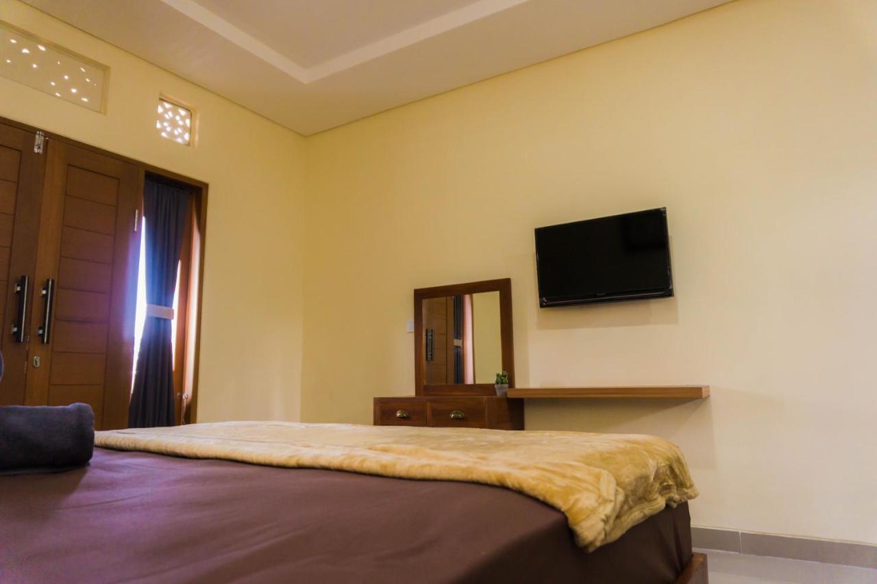 Cakra House Hotel Dempasar Exterior foto
