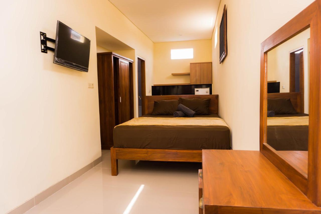 Cakra House Hotel Dempasar Exterior foto